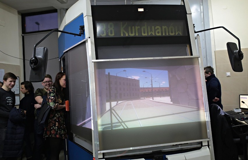 Kraków. Dzień Otwarty Symulatora Tramwaju [ZDJĘCIA, WIDEO]