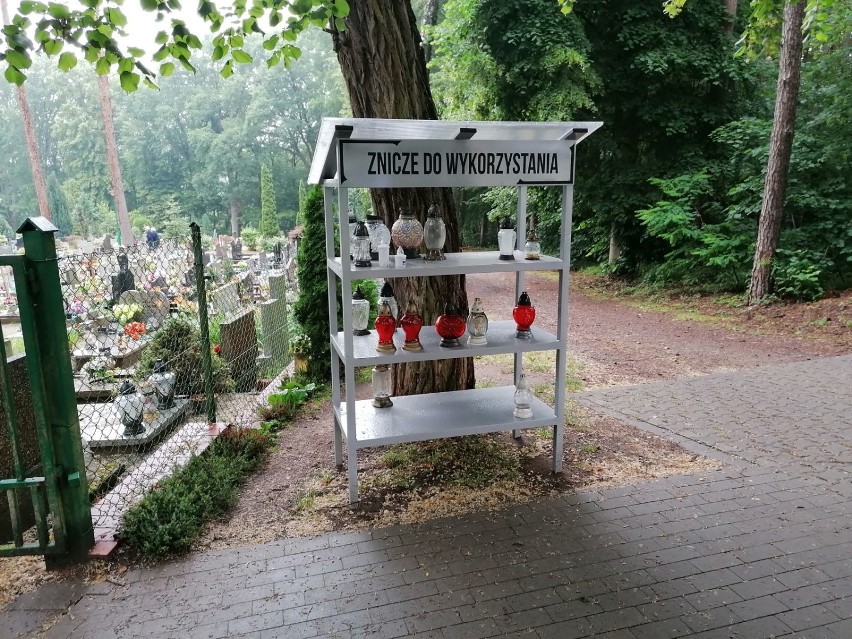 Przy cmentarzu w Łagowie stanęła półka do ponownego...