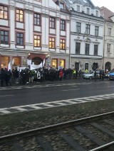 Wrocław. Protest w obronie lekarki, która twierdzi, że pandemia nie istnieje