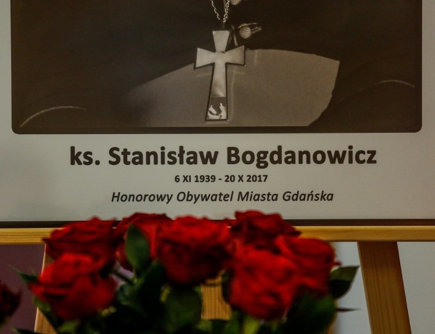 Gdańsk żegna ks. infułata Stanisława Bogdanowicza. Księgi kondolencyjne