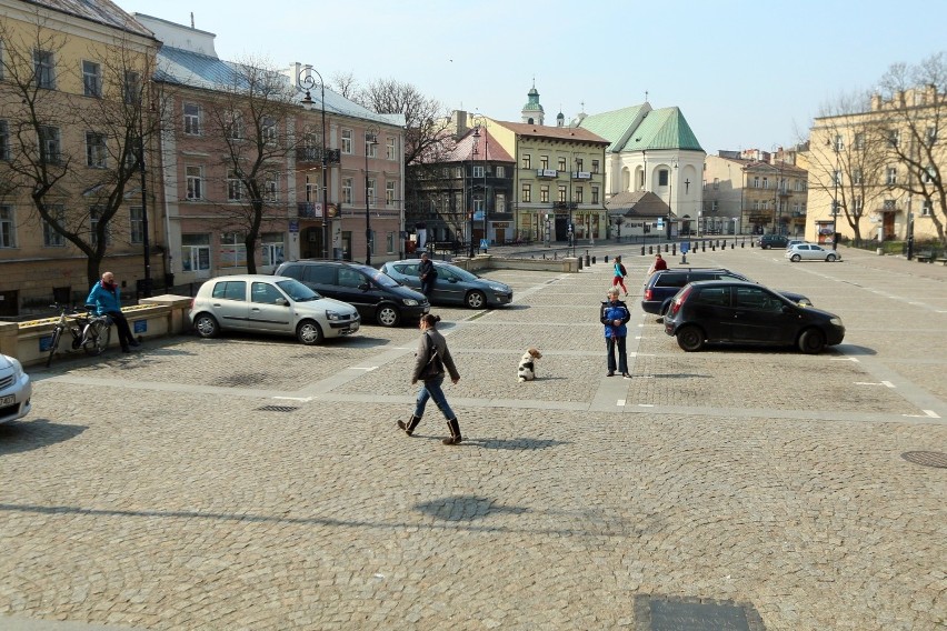 Plac przed archikatedrą lubelską