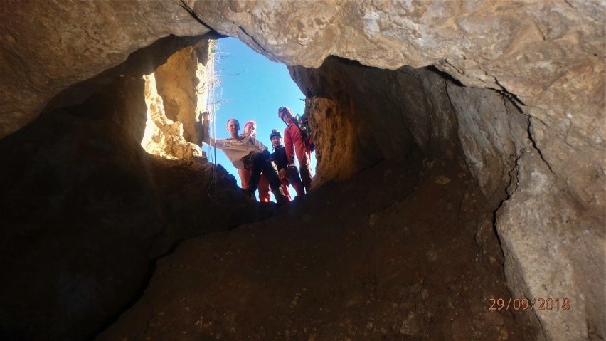 Tajemnice pewnej jaskini. W Jerzmanowicach odkryto nowe korytarze i połączono jaskinie [ZDJĘCIA]