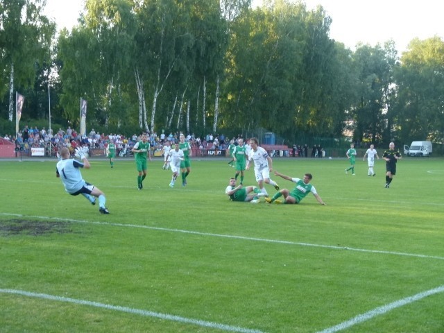 Lechia - GKP Targówek 3-1. Jedną z trzech pięknych bramek zdobył kapitan Lechii Kamil Szymczak