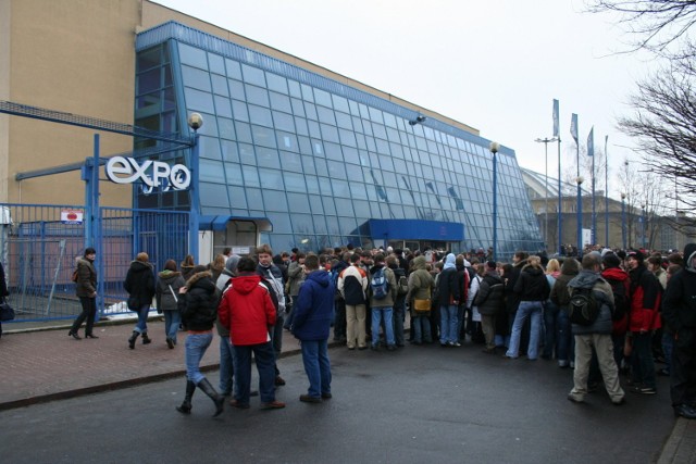 Na wejście do hali EXPO oczekiwała ogromna rzesza uczniów. / Fot. B. Stawowski