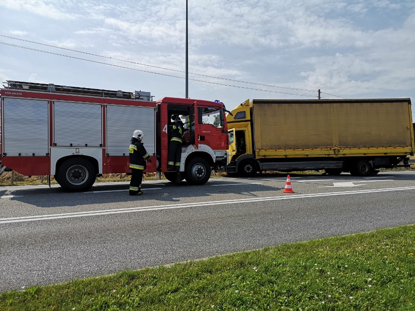 Wypadek w Łasinie. Zderzyły się dwa samochody ciężarowe