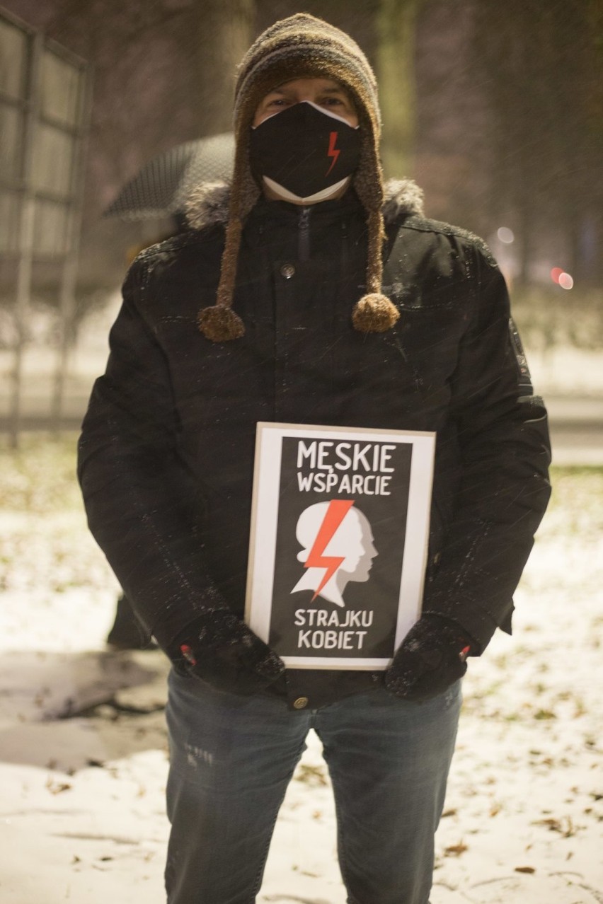 Strajk Kobiet. Drugi wieczór protestów w Słupsku [ZDJĘCIA]