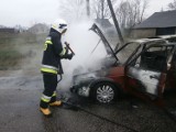 Pożar samochodu w miejscowości Zbójno [ZDJĘCIA]