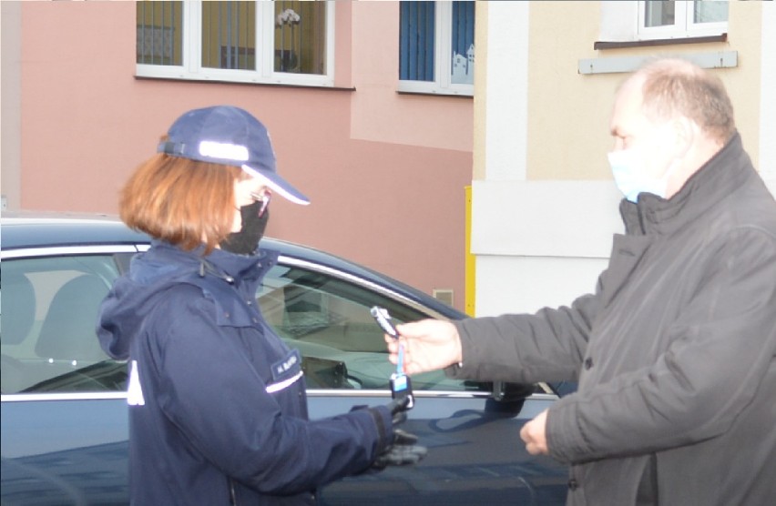 Udział w przekazaniu radiowozu policji wziął starosta...