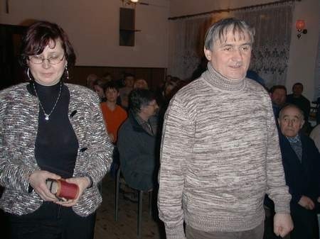 Romuald Koperski opowiadał o swoich największych wyprawach. Z lewej Joanna Telega, dyrektor Gminnej Biblioteki Publicznej w Sierakowice.
