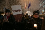 Kolejny protest KOD-u w Krakowie. Tym razem 3xW [ZDJĘCIA]