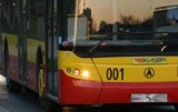 Gwałtowne hamowanie miejskiego autobusu w Kielcach. W środku przewrócił się wózek z dzieckiem!