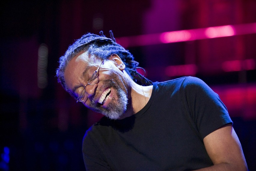 Bobby McFerrin przyjedzie do Szczecina z nowym,...