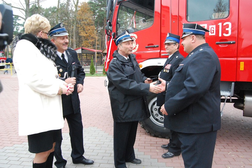 Nowy wóz strażacki w Karwi