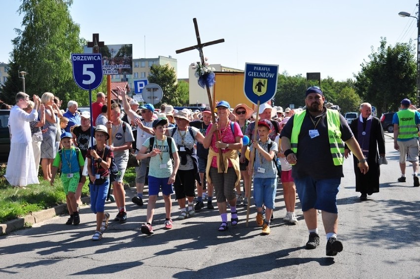 Wyruszyła Opoczyńska Piesza Pielgrzymka na Jasną Górę [ZDJĘCIA]