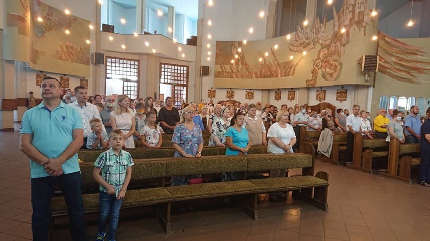 Parafia Matki Bożej Miłosierdzia w Suwałkach. Wierni pożegnali proboszcza [zdjęcia]