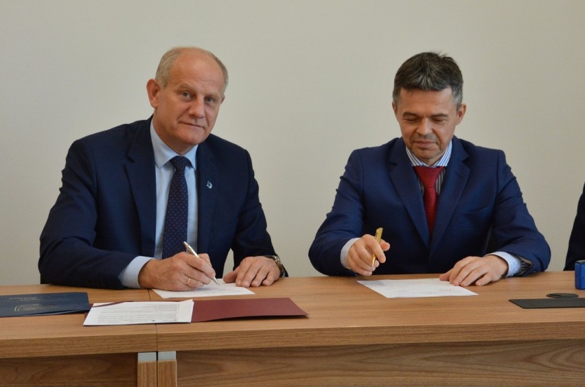 W Żukowie podpisano umowę na budowę węzła integracyjnego w Rębiechowie