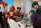 Fundacja dr. Clown odwiedziła dzieci ze szpitala przy Spornej w Łodzi [ZDJĘCIA]