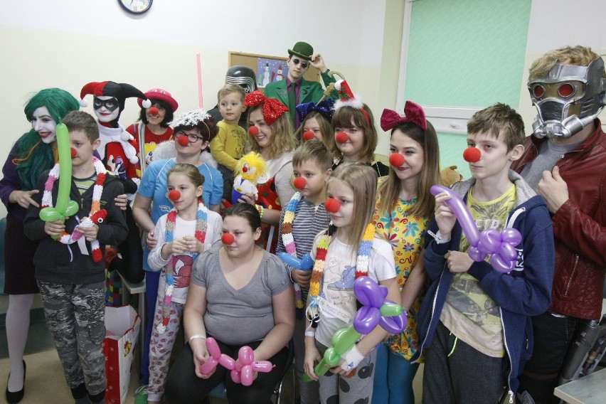 Fundacja dr. Clown odwiedziła dzieci ze szpitala przy...