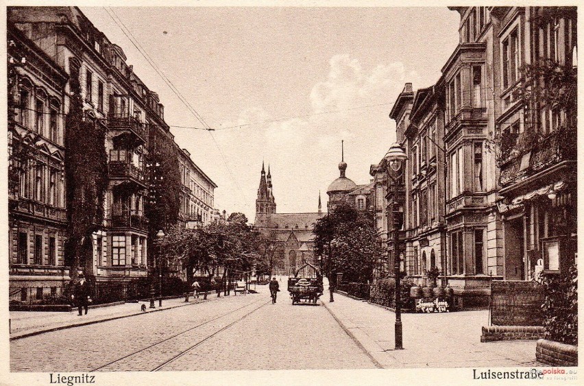 Ulica Mickiewicza w Legnicy na dawnych fotografiach