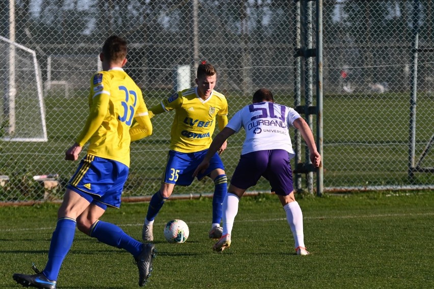 Arka Gdynia przegrała 0:1 z Sumqayıt FK z Azerbejdżanu. Żółto-niebiescy stracili bramkę już w ósmej minucie spotkania