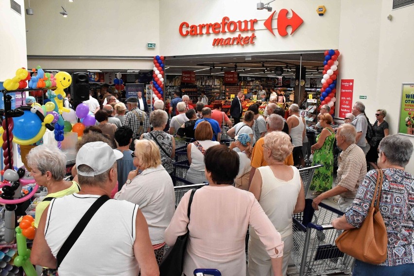 3 sierpnia otwarto w Inowrocławiu drugi market sieci...