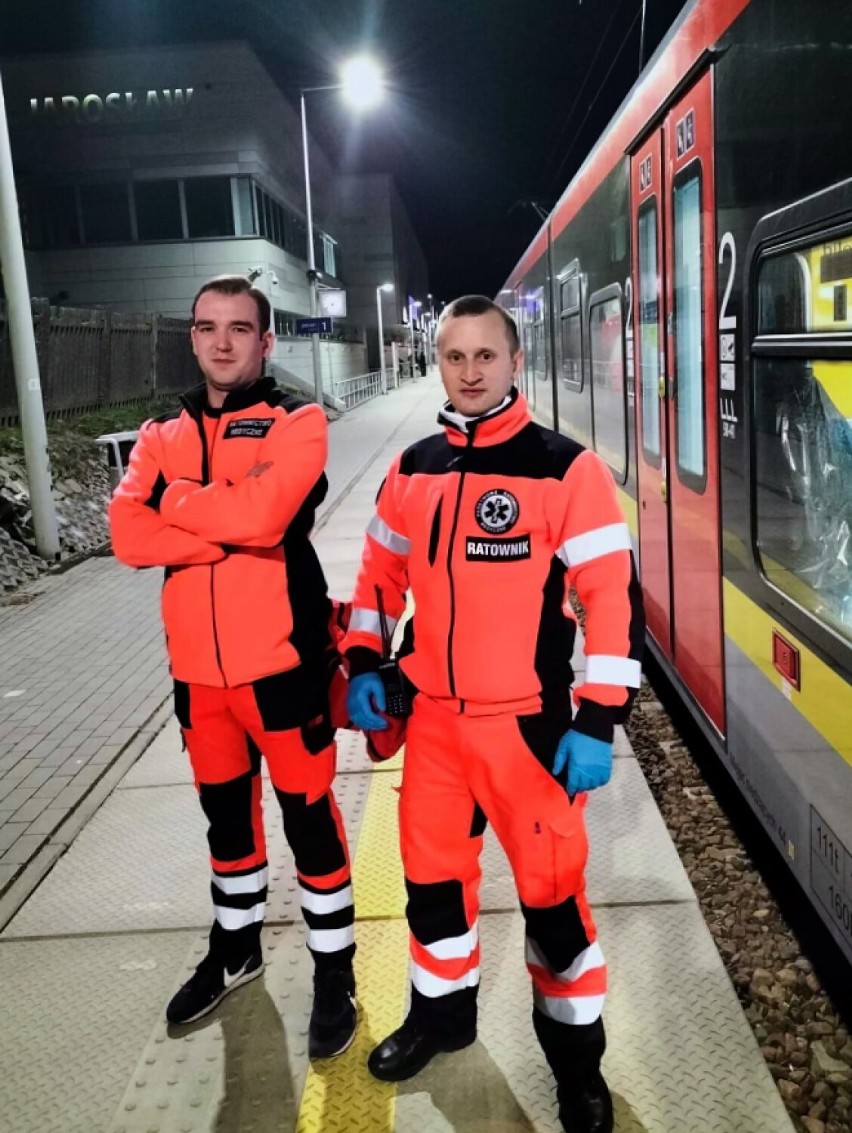 Studenci Akademii Kaliskiej zostali wolontariuszami w pociągu ratowniczym. ZDJĘCIA