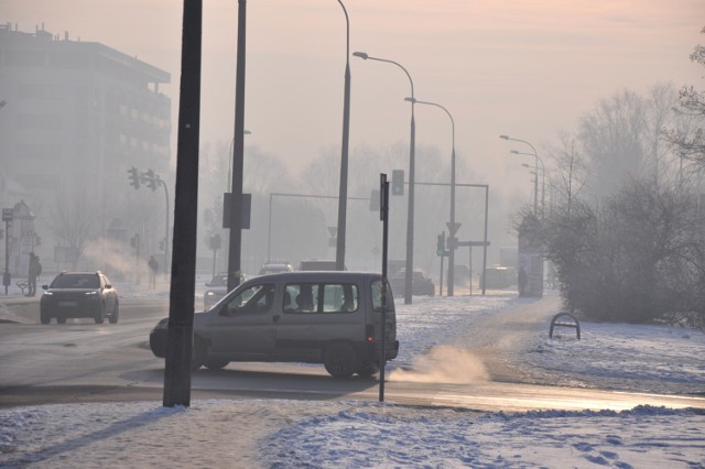 11.01.2017 krakow
smog w krakowie
n/z ul. grota roweckiego - ul. rostworowskiego
fot. andrzej wisniewski / polskapresse / dziennik polski