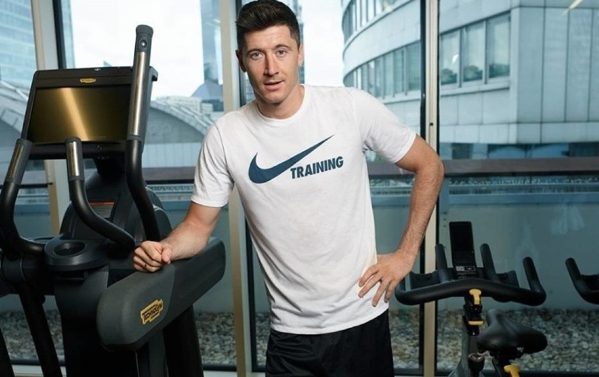 Robert Lewandowski ma swoje mieszkanie w Warszawie. Piłkarz,...