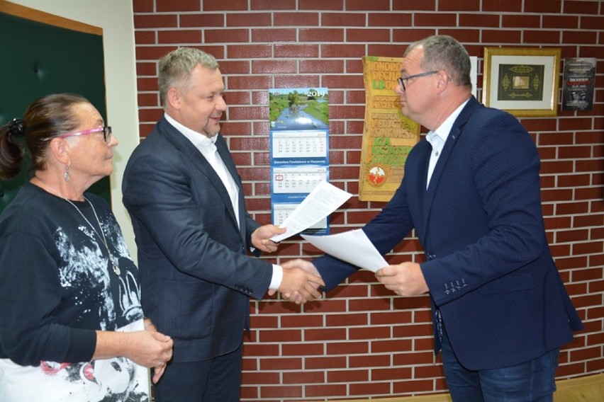 Podpisano umowę na przebudowę drogi Pleszew - Kowalew