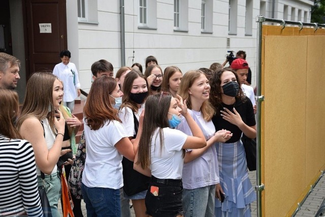 W niektórych szkołach ponadpodstawowych we Włocławku są jeszcze wolne miejsca. Tak wyglądało głoszenie list przyjętych do LMK na rok szkolny 2021/2022