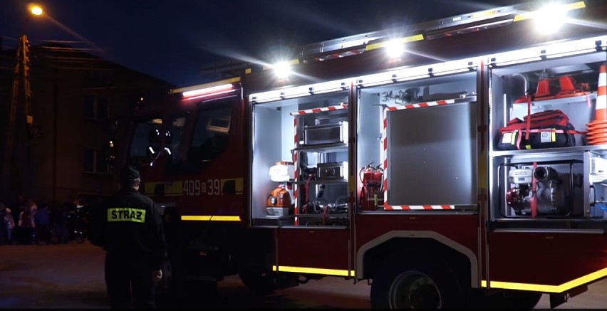 Nowy wóz ratowniczo-gaśniczy trafił do strażaków ochotników...