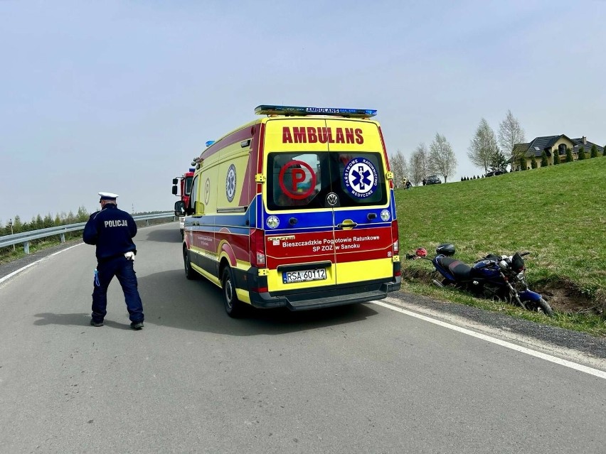 Motocyklista wypadł z drogi na serpentynach w Izdebkach. Lądował śmigłowiec LPR [ZDJĘCIA]