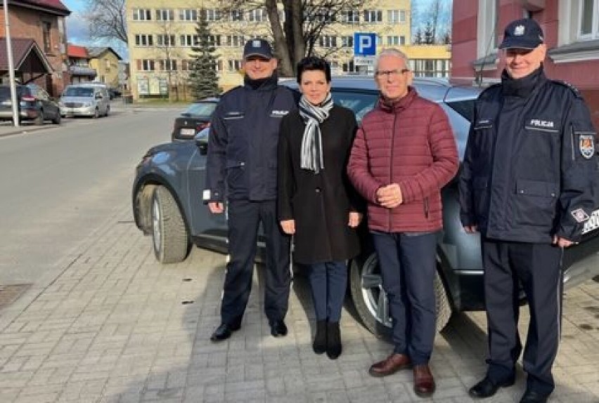 Nowy, nieoznakowany radiowóz trafił do policjantów z Bystrzycy Kłodzkiej 