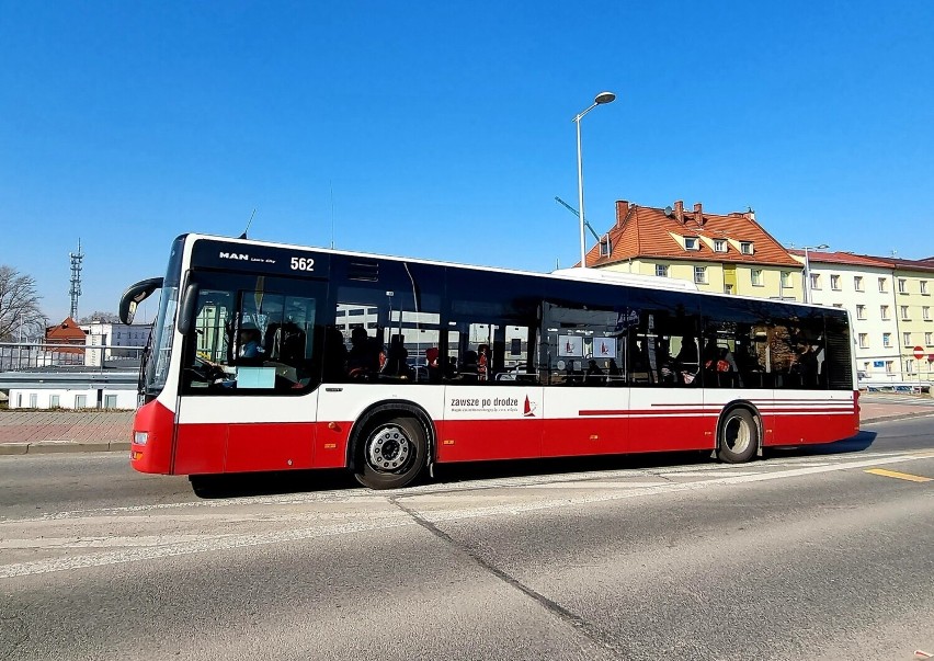 Więcej autobusów miejskich linii 17 pojedzie na działki przy...