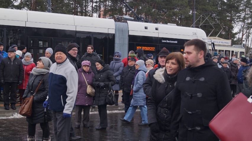 Tłumy bydgoszczan na otwarciu linii tramwajowej do Fordonu [zdjęcia, wideo] 