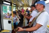 Wesoły autobus w Inowrocławiu. To blues-bus zaprasza na Blues Ino Festiwal [zdjęcia, wideo] 