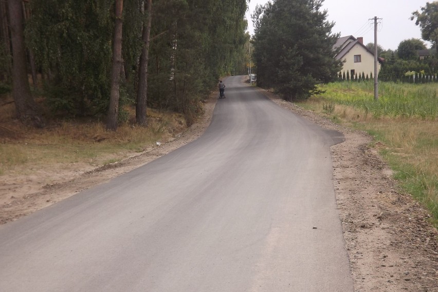 Nowy odcinek drogi asfaltowej w miejscowości Zaręba w sołectwie Paliwodzizna