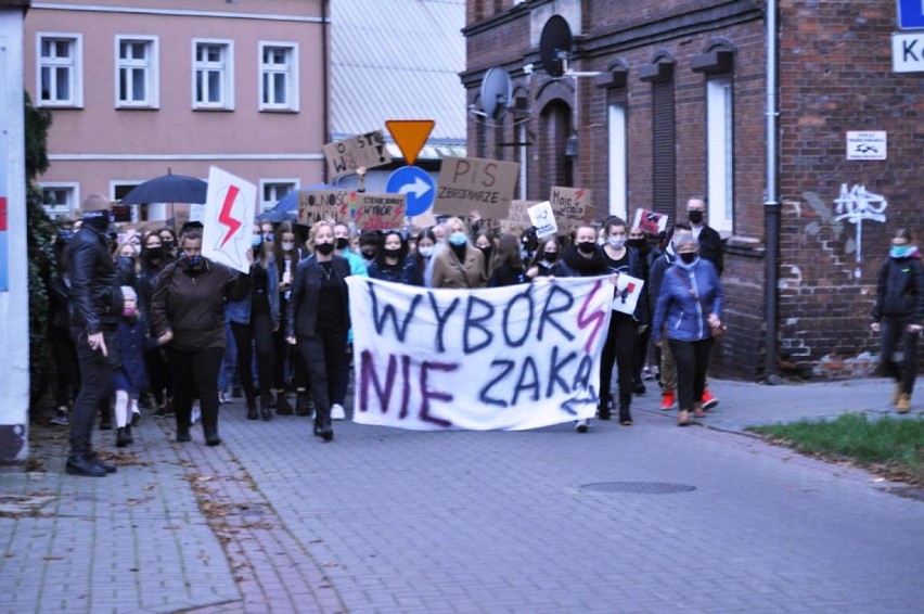 W Kościanie odbył się protest przeciwko decyzji Trybunału Konstytucyjnego w sprawie aborcji