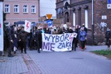 W Kościanie odbył się protest przeciwko decyzji Trybunału Konstytucyjnego w sprawie aborcji [ZDJĘCIA]