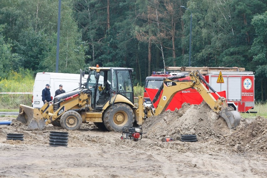 Wypadek na Romanowskiej w Łodzi. Mężczyzna zginął w wykopie [ZDJĘCIA]