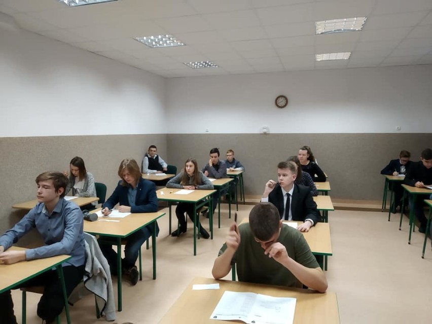 Próbny egzamin ósmoklasisty w Szkole Podstawowej nr 2 w Sycowie