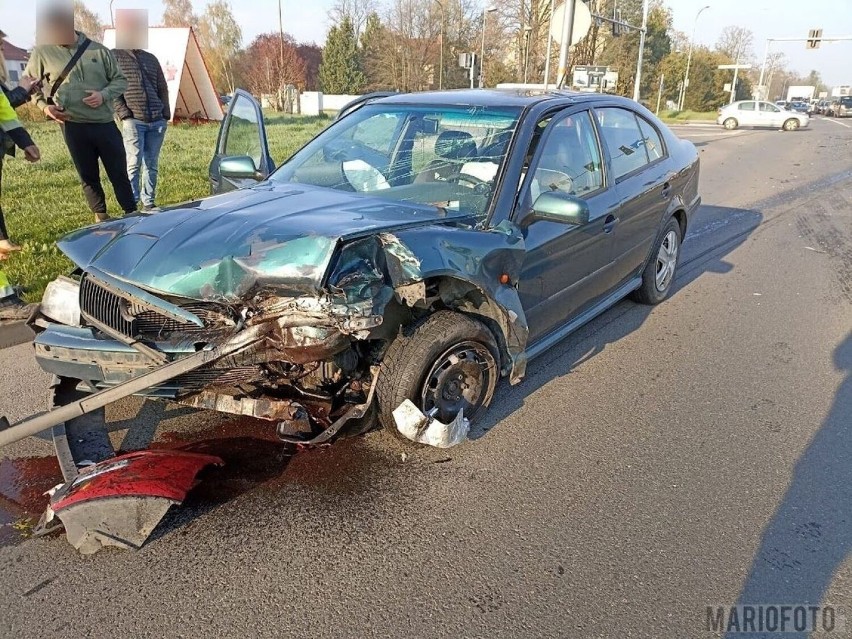 W wyniku zderzenia dwóch samochodów osobowych marki fiat i...