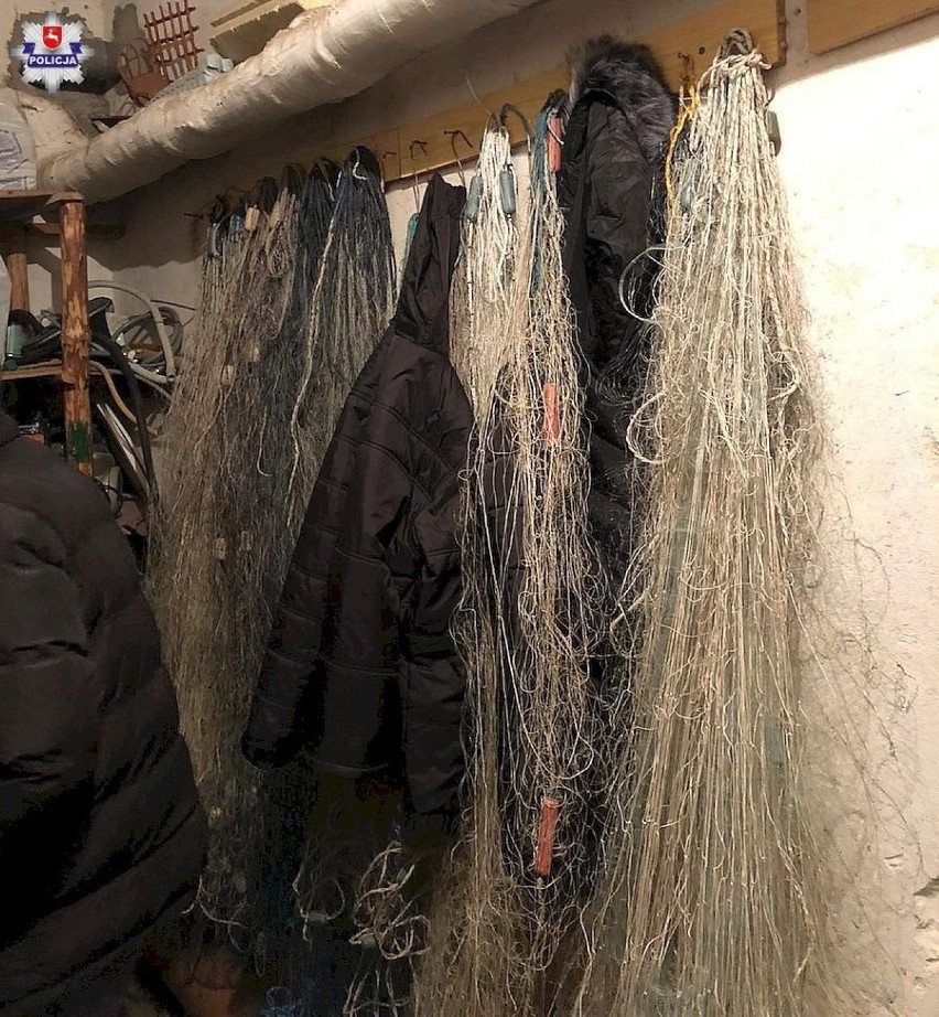 Zatrzymali trzech kłusowników, którzy w Wieprzu łowili nielegalnie ryby. W domu trzymali sieci i wnyki