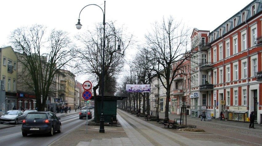 Tutaj, tuż przy Rondzie Solidarności, aleja Wojska Polskiego...