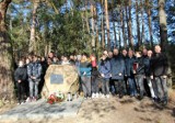 Uczcili pamięć powstańców styczniowych przy obelisku w Piskorach w gminie Blizanów