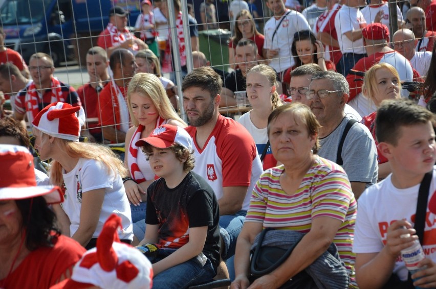 Polska - Senegal. Głogowianie kibicowali biało-czerwonym w strefie kibica [ZNAJDŹ SIĘ NA ZDJĘCIACH]