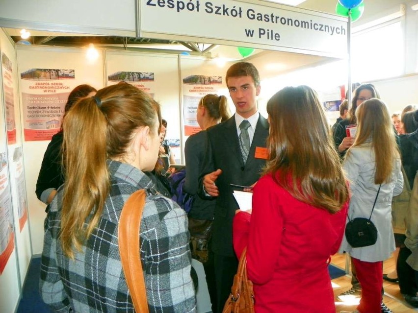 Targi edukacyjne w Pile. Szkoły średnie kusiły gimnazjalistów w MDK [ZDJĘCIA]