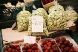 Nowy Kleparz czy Plac Imbramowski? Sprawdź, ile kosztują warzywa i owoce. I zobacz, gdzie jest taniej! [26.07.2020]