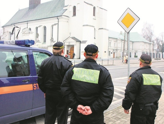 W służbie patrolowej w Piotrkowie pracuje w sumie 20 strażników