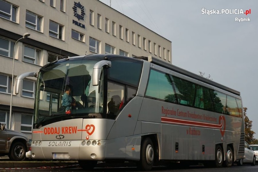 Policjanci z Rybnika oddawali krew. Zebrano prawie 10 litrów [ZDJĘCIA]